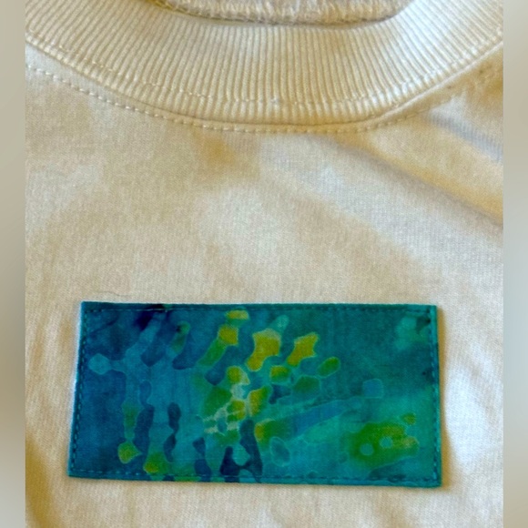 Little Ones Beach Set - White tee w/ stitched Sea Anemone Logo & Shorts -Size 2T - Picture 2 of 10